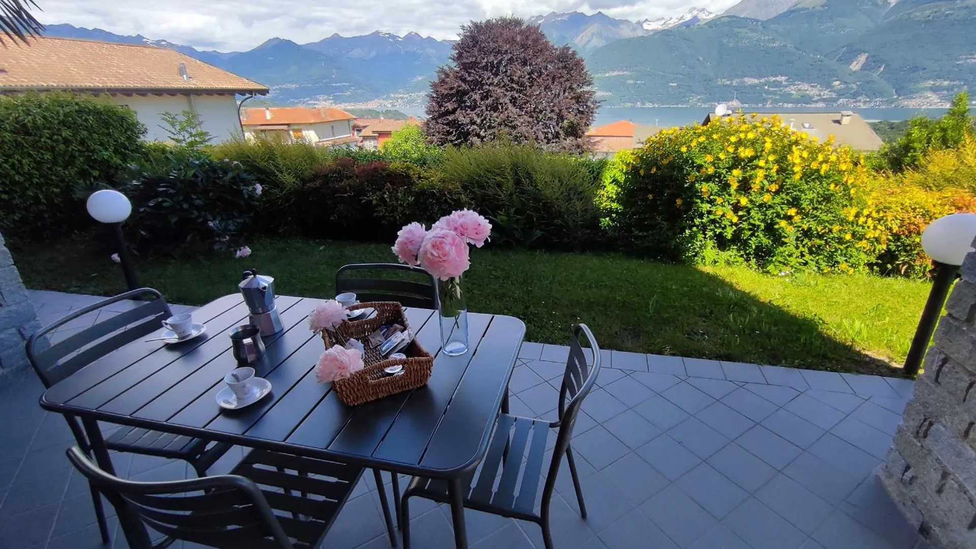 Casa Relax Sul Lago Di Como Colico Italy